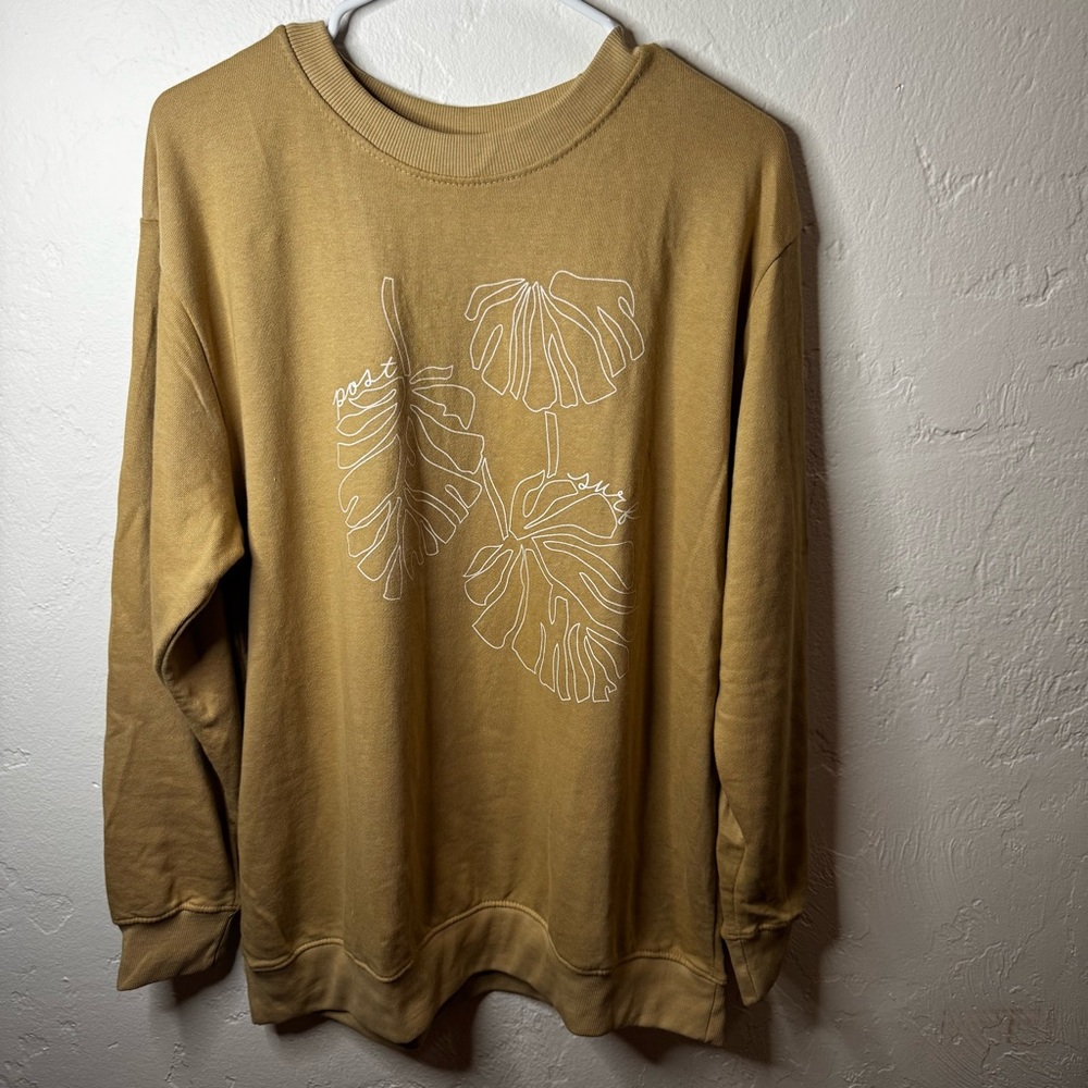 Post surf yellow crew neck with monstera design size L.